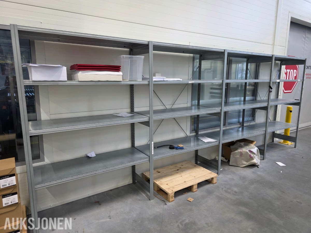 Hyller i aluminium  Selges samlet