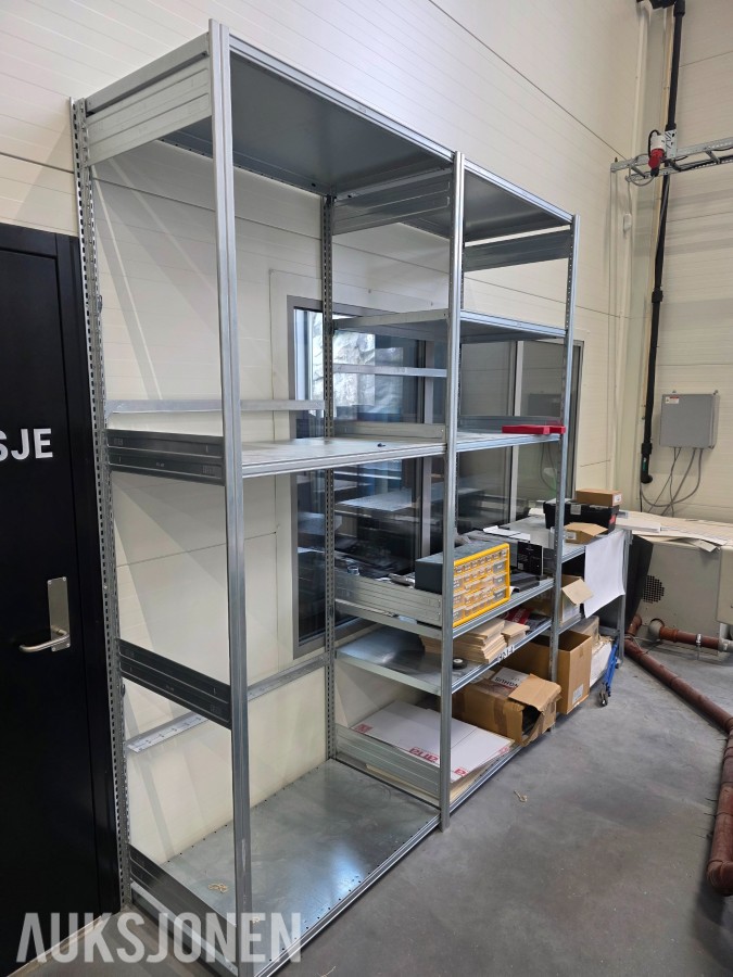 Hyller i aluminium  Selges samlet
