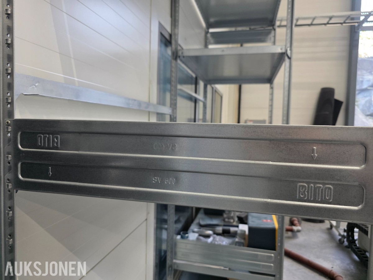 Hyller i aluminium  Selges samlet