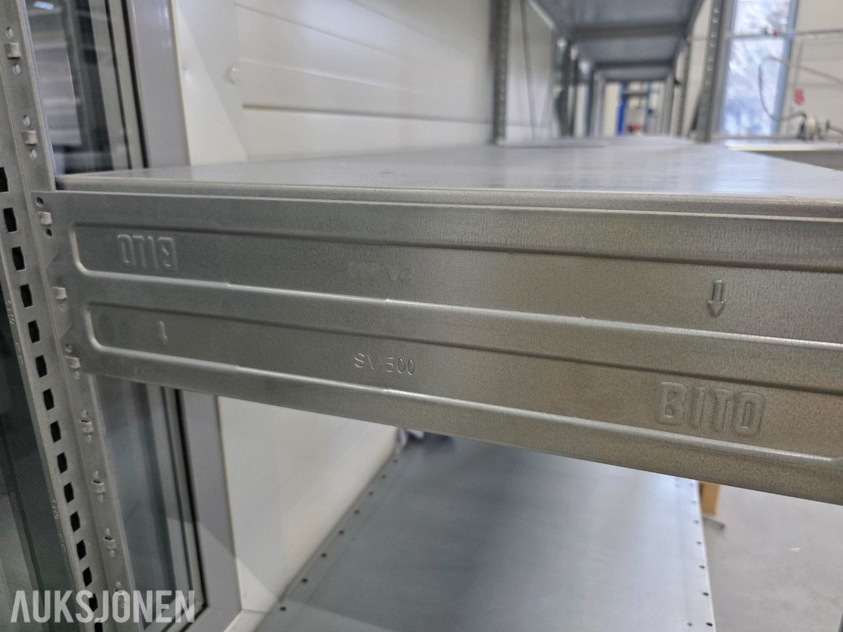 Hyller i aluminium  Selges samlet