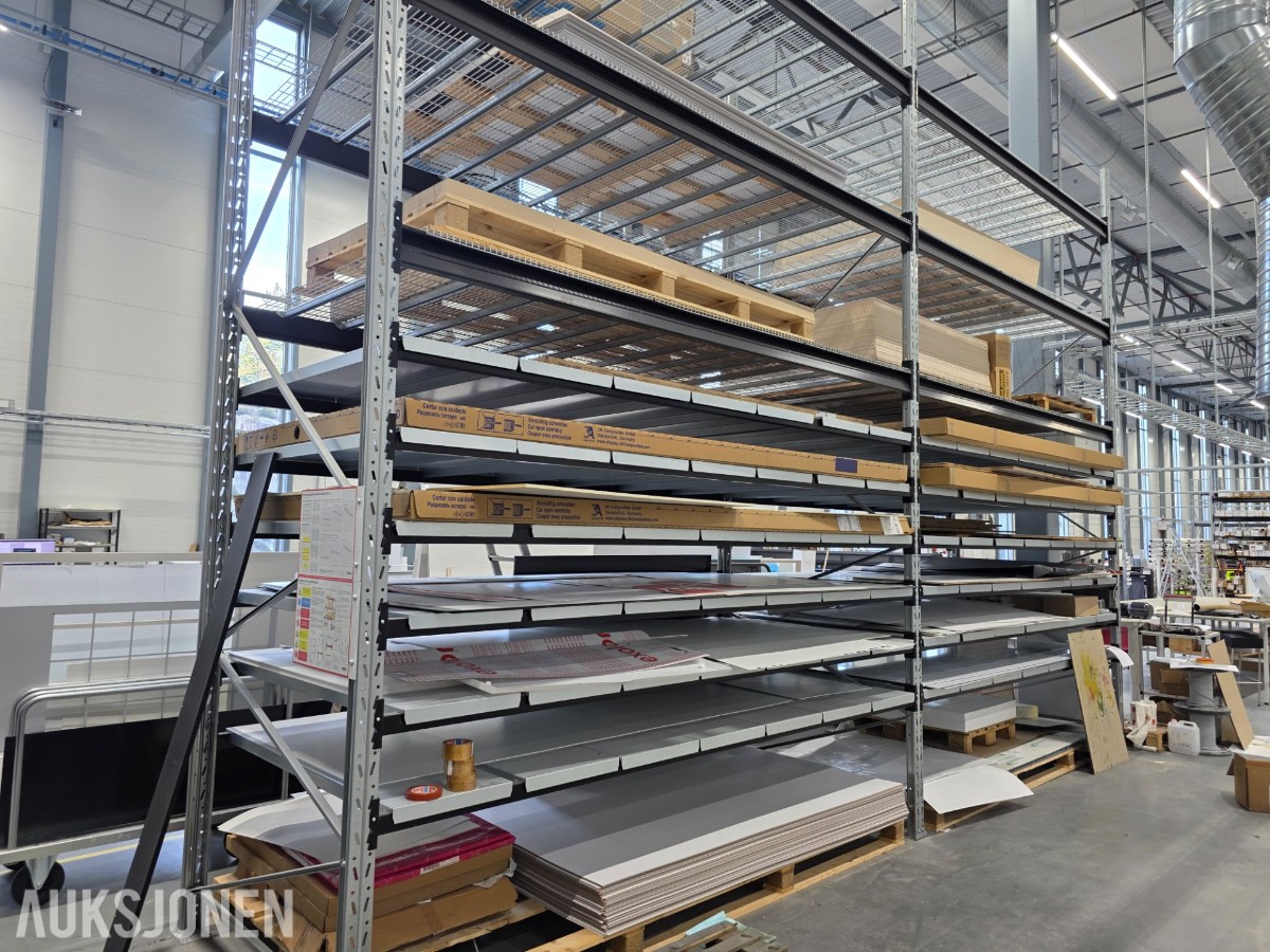 2025 BLS hyllereol D: 150cm B:330x2 H:500cm