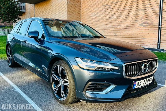 2019 Volvo V60 T8 AWD Twin Engine Inscription, Adaptiv cruisekontroll, Soltak, Hengerfeste
