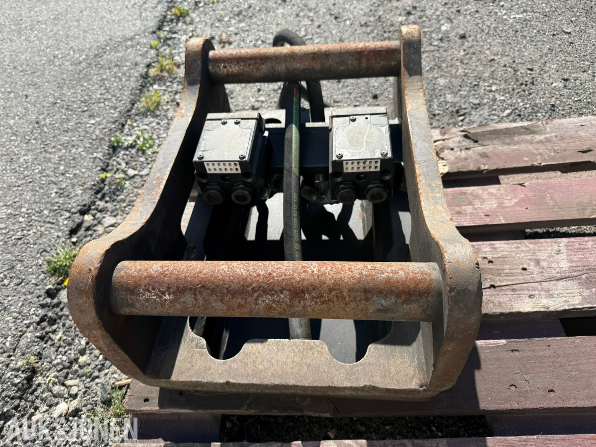 S60 toppfeste for Montabert pigghammer – Engcon EC-Oil