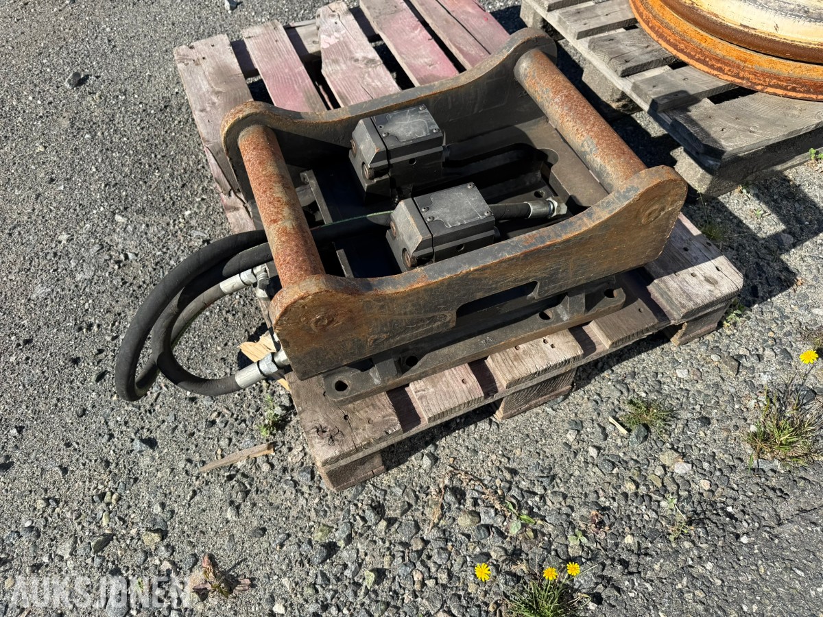 S60 toppfeste for Montabert pigghammer – Engcon EC-Oil