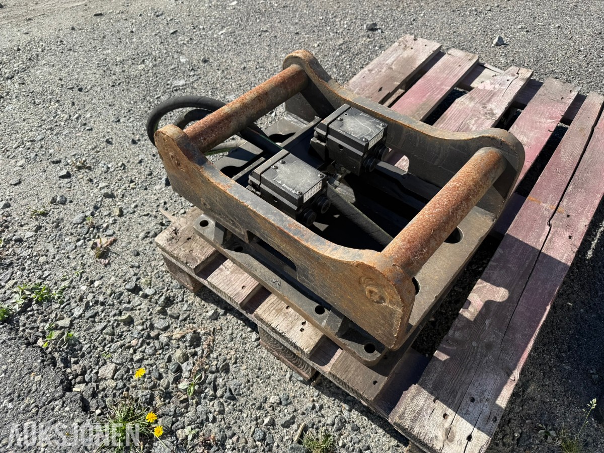 S60 toppfeste for Montabert pigghammer – Engcon EC-Oil
