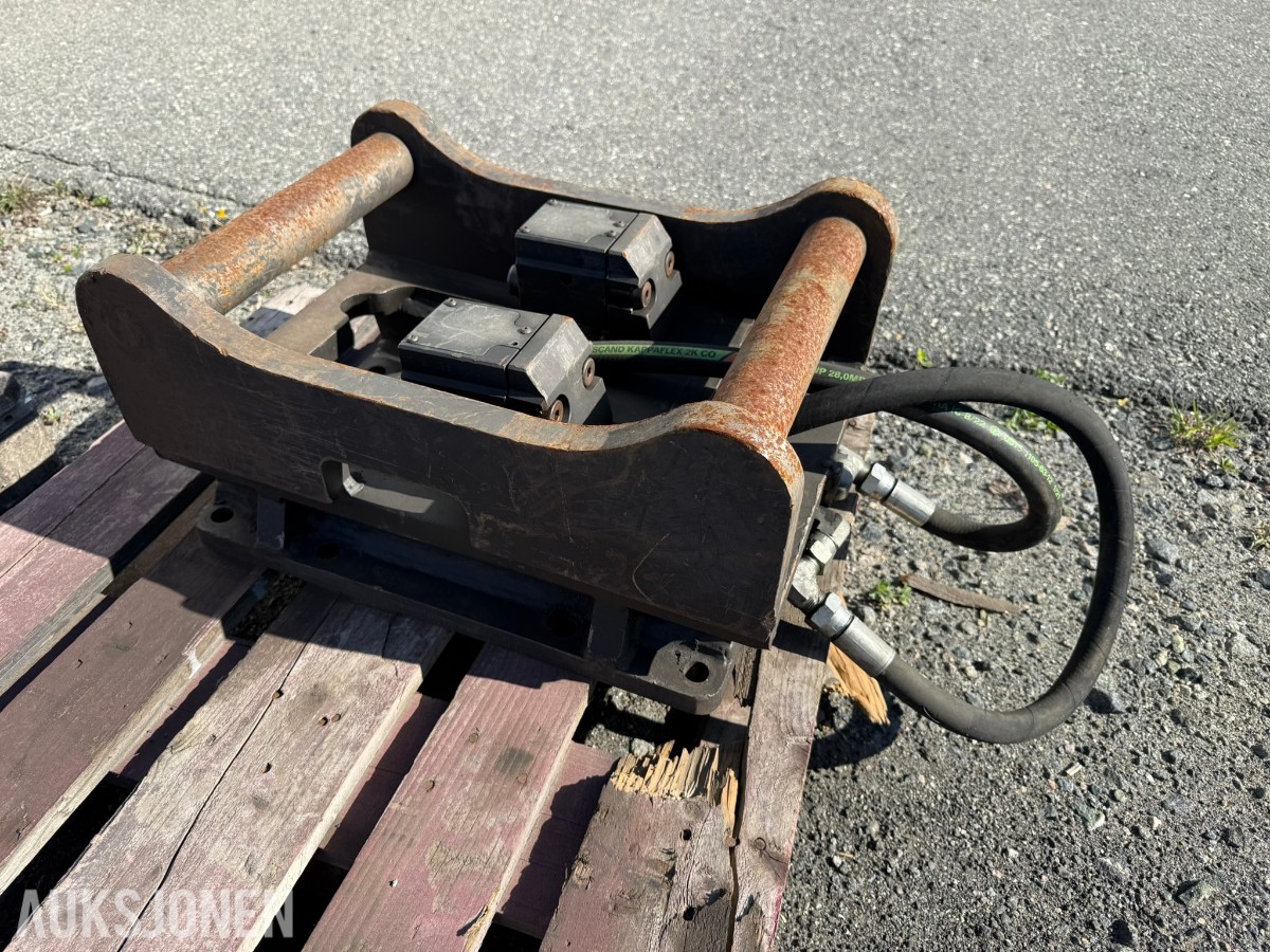 S60 toppfeste for Montabert pigghammer – Engcon EC-Oil