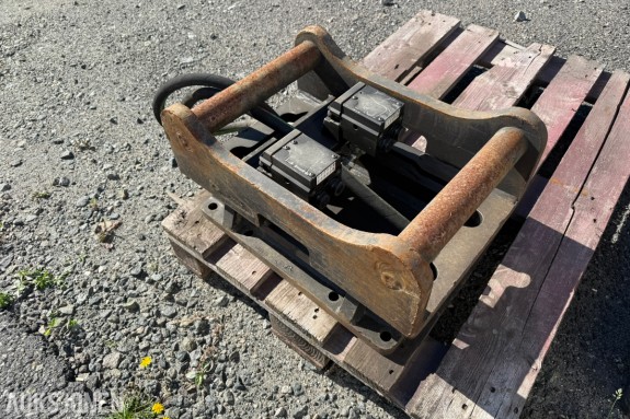 S60 toppfeste for Montabert pigghammer – Engcon EC-Oil