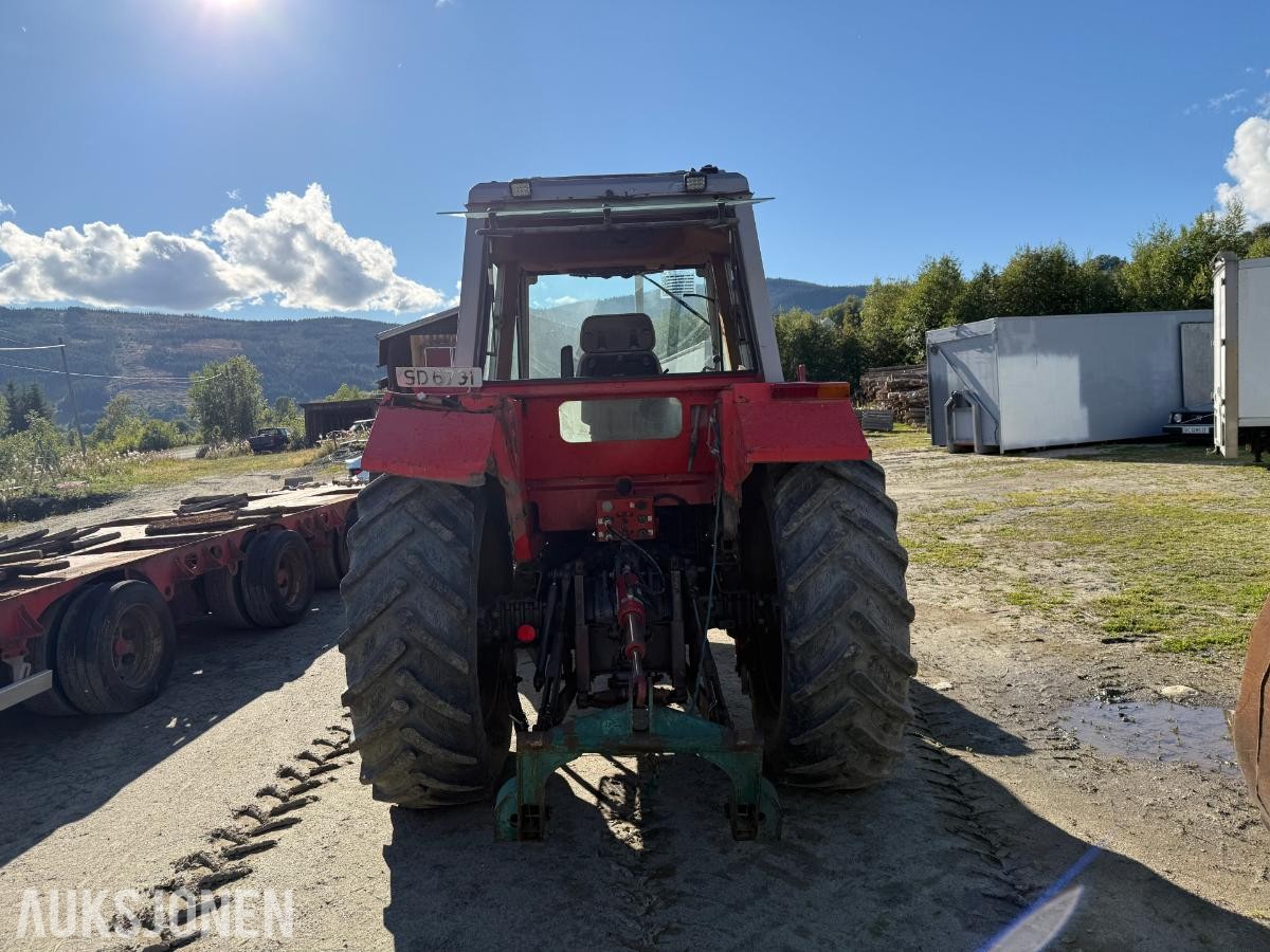 1983 Massey Ferguson 690 m/Snøfreser og 4 kjettinger
