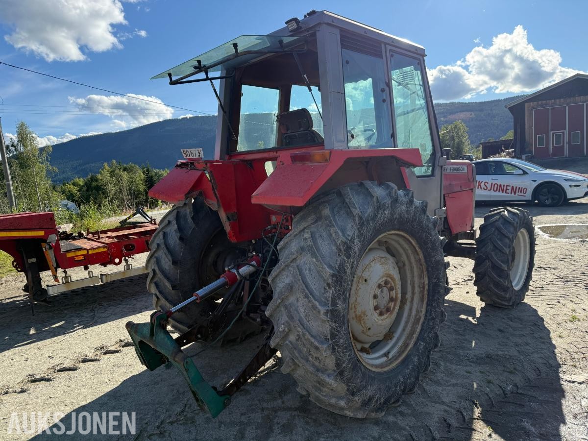 1983 Massey Ferguson 690 m/Snøfreser og 4 kjettinger