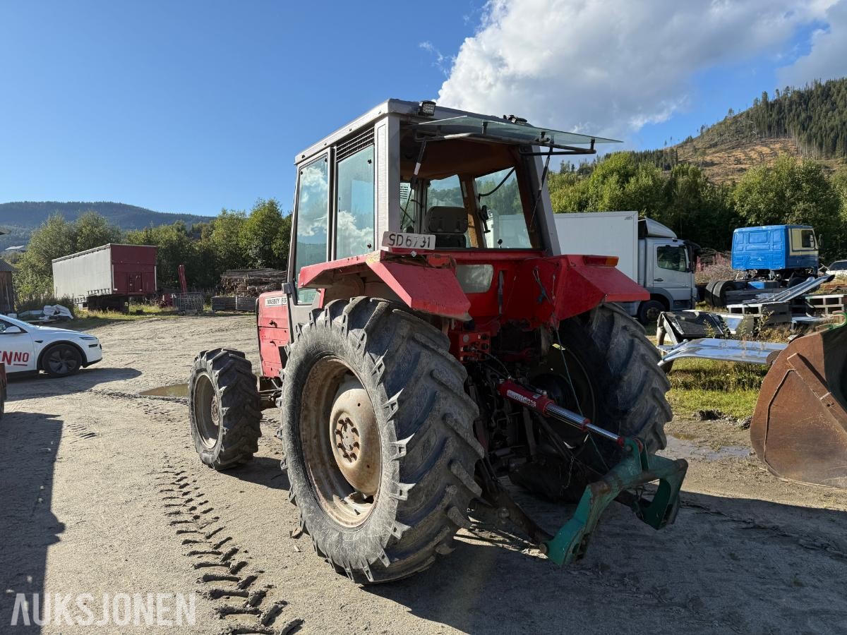 1983 Massey Ferguson 690 m/Snøfreser og 4 kjettinger
