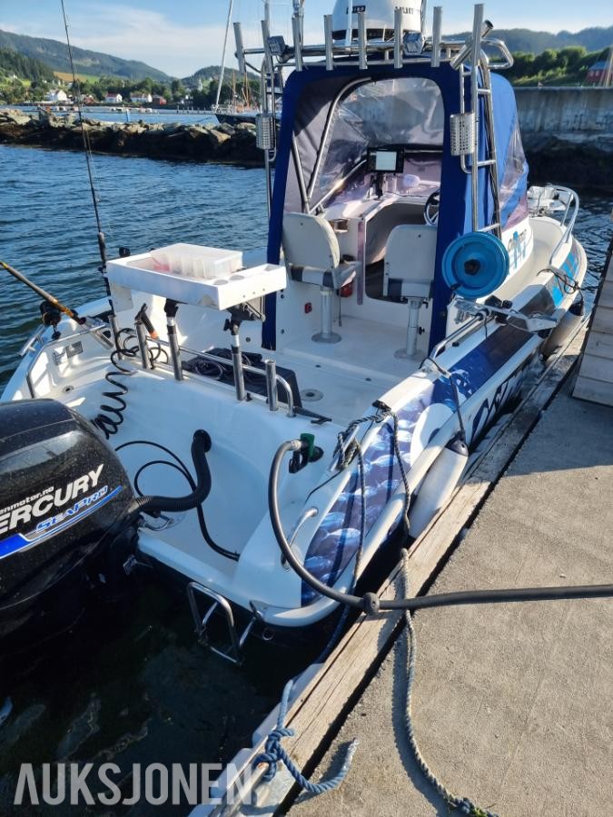 2001 Galia Galeon 660WA båt med Mercury Seapro motor - masse utstyr