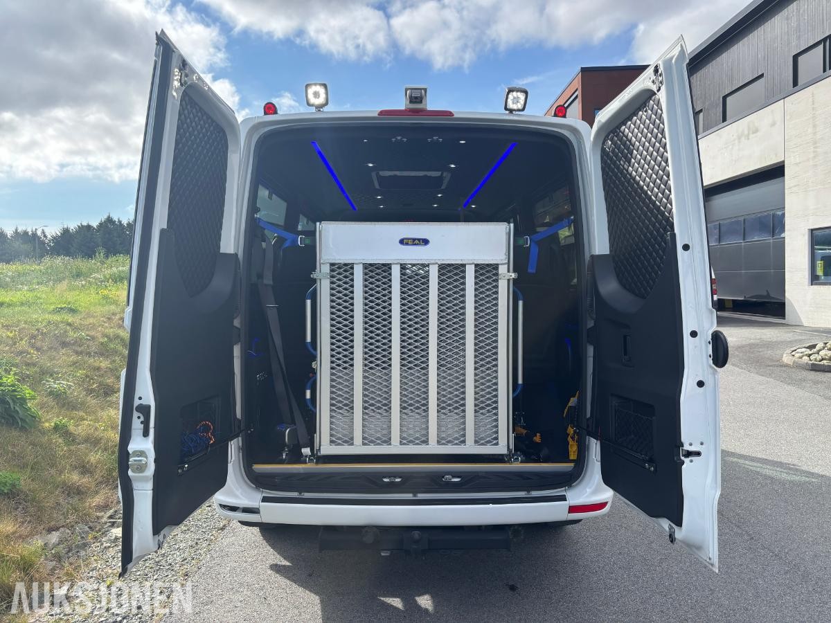 2024 Mercedes-Benz Sprinter Iles Automotive 317 CDI RWD - 9-seter - Automat - Webastok - 153803km - Rullestolrampe