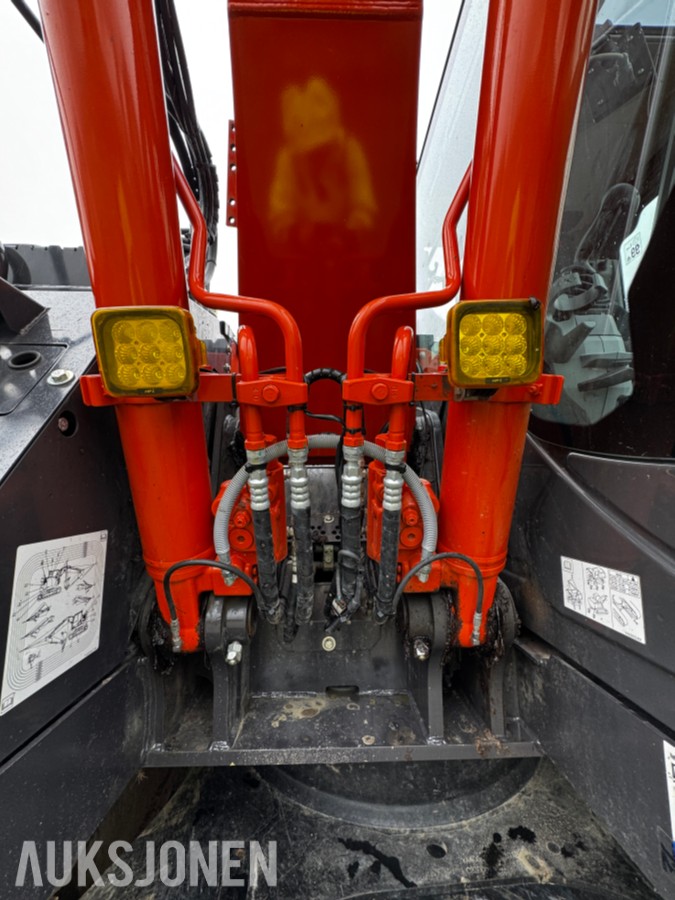 2023 Hitachi ZX135US-7 Gravemaskin - Gått 1388 timer - 3 skuffer - Rototilt - Sentralsmøring - Webasto - Sertifisert - Serviceavtale