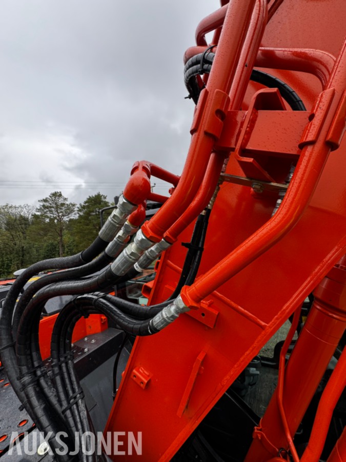 2023 Hitachi ZX135US-7 Gravemaskin - Gått 1388 timer - 3 skuffer - Rototilt - Sentralsmøring - Webasto - Sertifisert - Serviceavtale