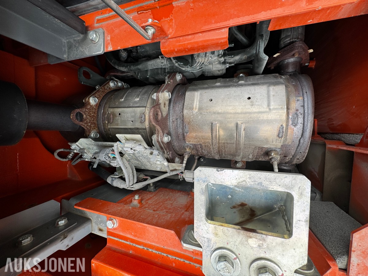 2023 Hitachi ZX135US-7 Gravemaskin - Gått 1388 timer - 3 skuffer - Rototilt - Sentralsmøring - Webasto - Sertifisert - Serviceavtale