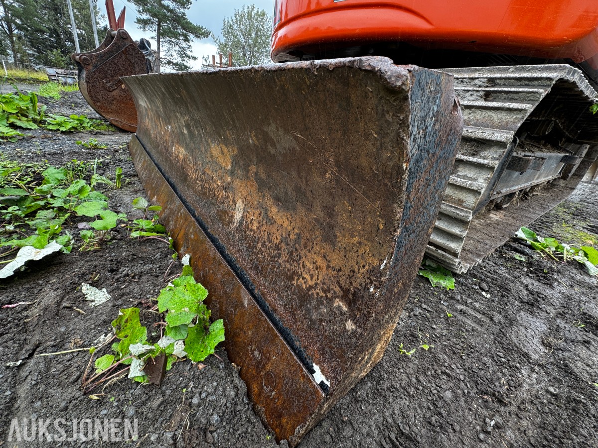 2023 Hitachi ZX135US-7 Gravemaskin - Gått 1388 timer - 3 skuffer - Rototilt - Sentralsmøring - Webasto - Sertifisert - Serviceavtale