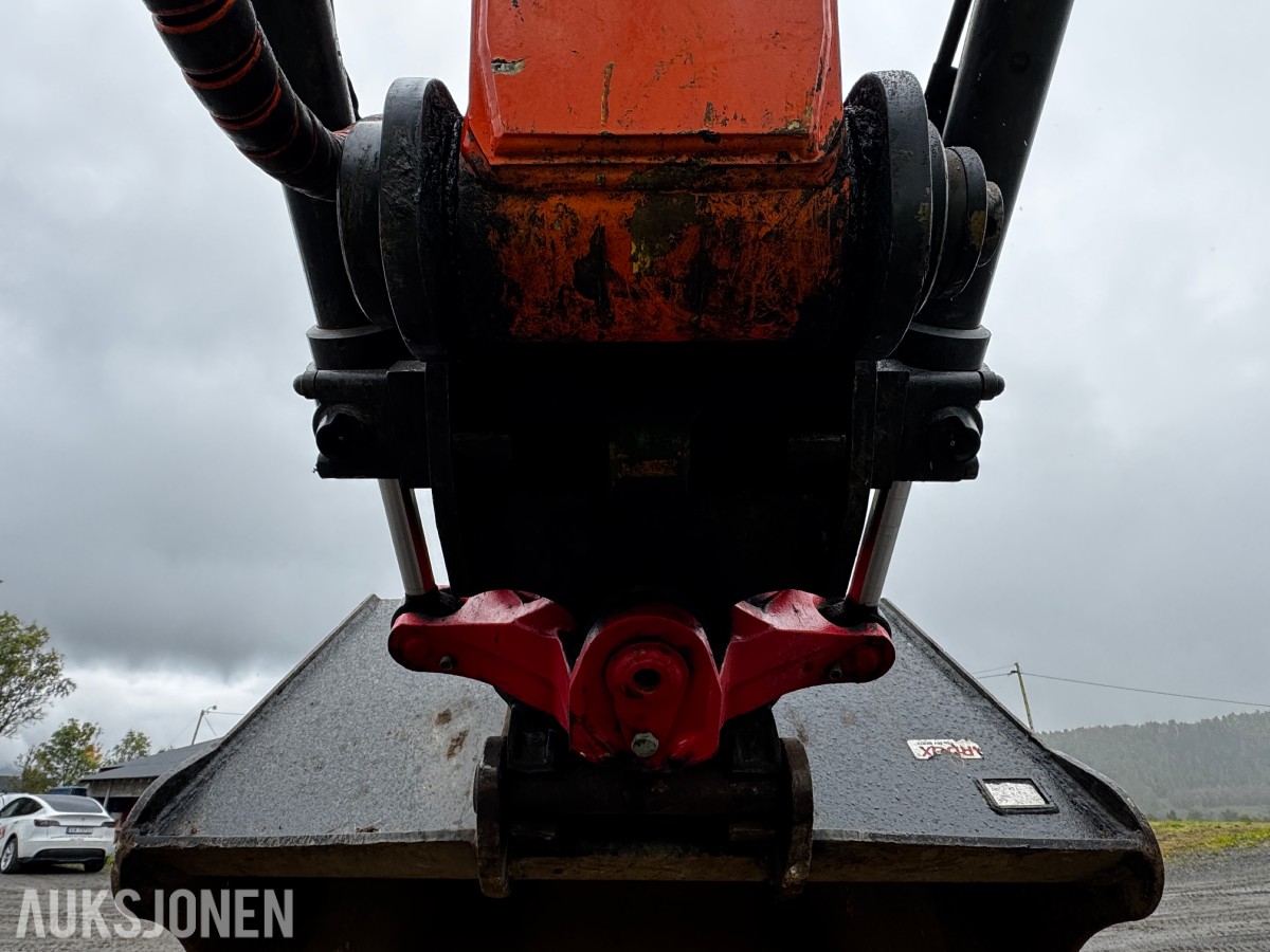 2023 Hitachi ZX135US-7 Gravemaskin - Gått 1388 timer - 3 skuffer - Rototilt - Sentralsmøring - Webasto - Sertifisert - Serviceavtale