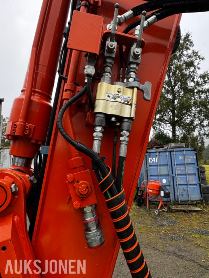 2023 Hitachi ZX135US-7 Gravemaskin - Gått 1388 timer - 3 skuffer - Rototilt - Sentralsmøring - Webasto - Sertifisert - Serviceavtale
