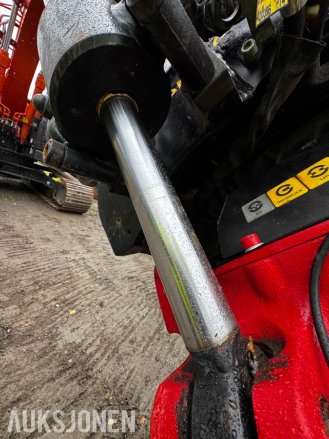 2023 Hitachi ZX135US-7 Gravemaskin - Gått 1388 timer - 3 skuffer - Rototilt - Sentralsmøring - Webasto - Sertifisert - Serviceavtale