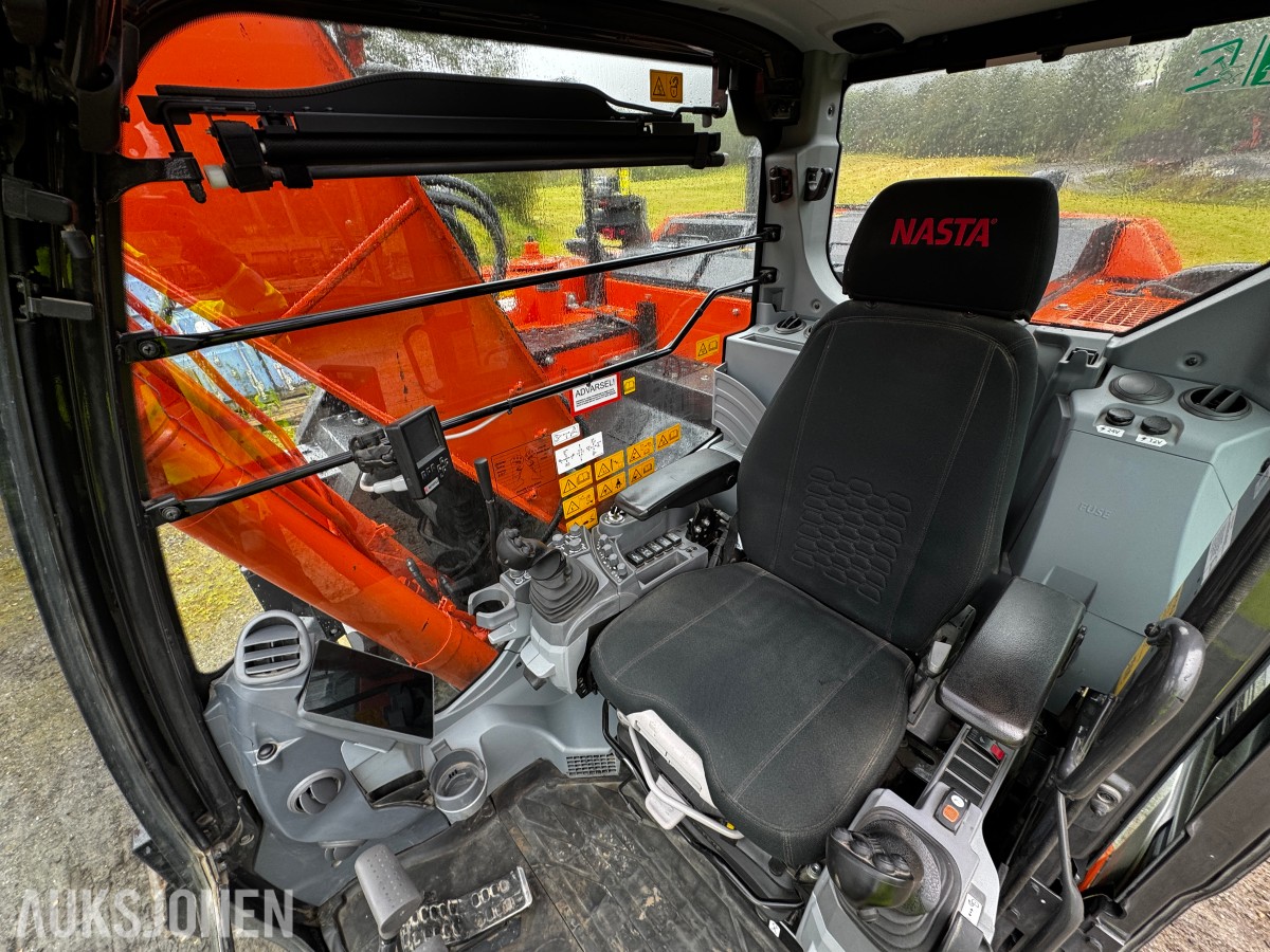 2023 Hitachi ZX135US-7 Gravemaskin - Gått 1388 timer - 3 skuffer - Rototilt - Sentralsmøring - Webasto - Sertifisert - Serviceavtale