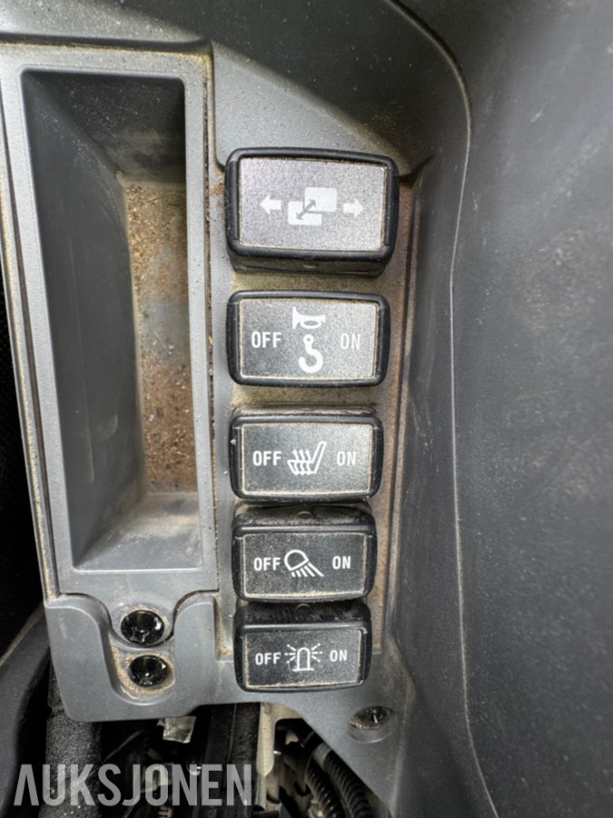 2023 Hitachi ZX135US-7 Gravemaskin - Gått 1388 timer - 3 skuffer - Rototilt - Sentralsmøring - Webasto - Sertifisert - Serviceavtale