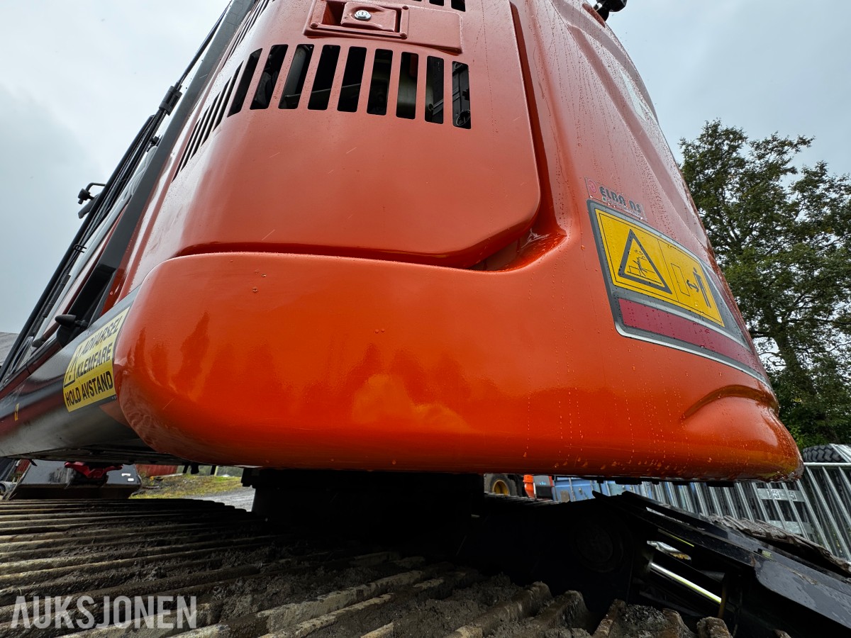 2023 Hitachi ZX135US-7 Gravemaskin - Gått 1388 timer - 3 skuffer - Rototilt - Sentralsmøring - Webasto - Sertifisert - Serviceavtale