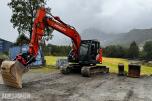 2023 Hitachi ZX135US-7 Gravemaskin - Gått 1388 timer - 3 skuffer - Rototilt - Sentralsmøring - Webasto - Sertifisert - Serviceavtale