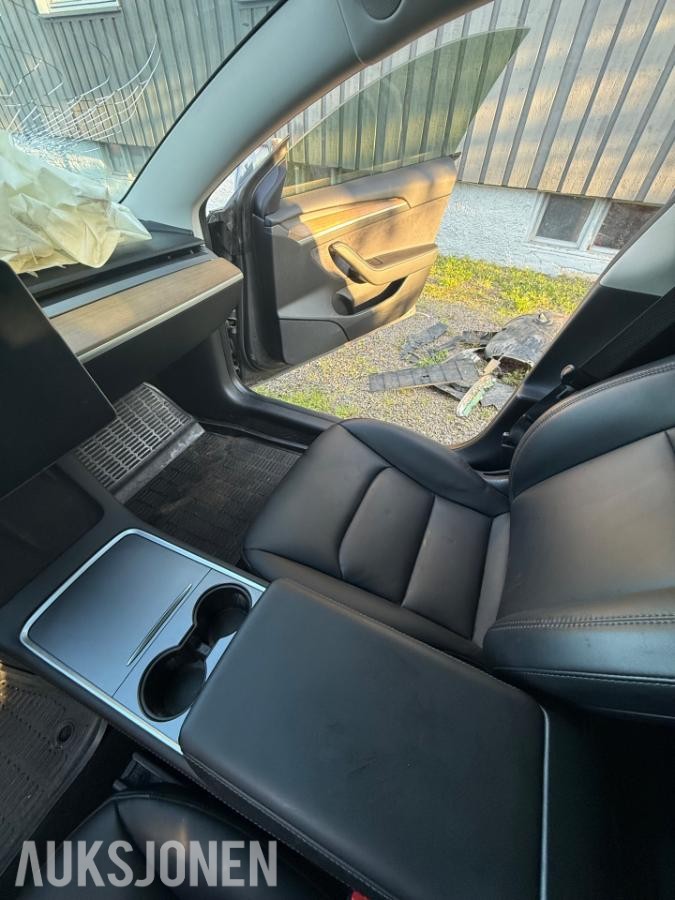 2021 Tesla Model 3 Standard Range Plus RWD Kollisjonsskadet
