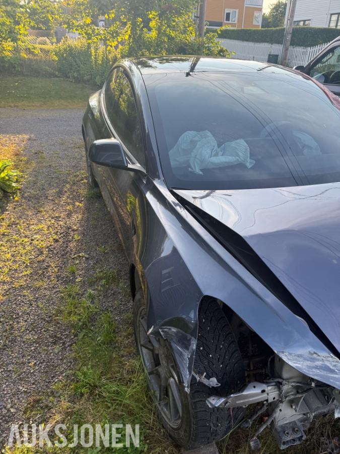 2021 Tesla Model 3 Standard Range Plus RWD Kollisjonsskadet