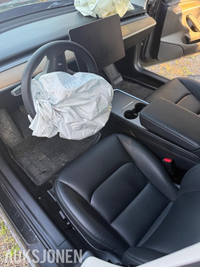 2021 Tesla Model 3 Standard Range Plus RWD Kollisjonsskadet