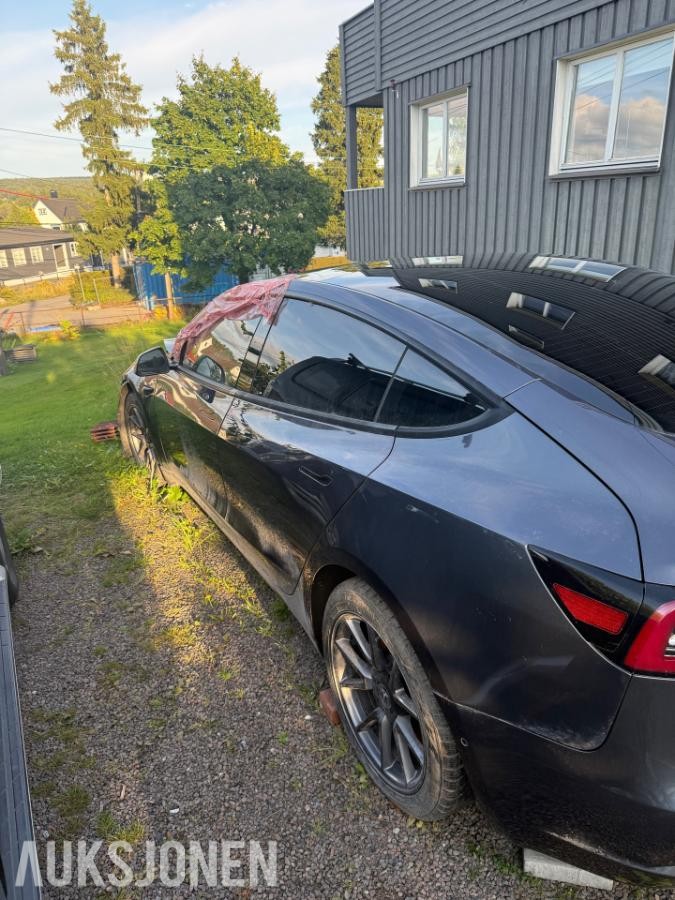 2021 Tesla Model 3 Standard Range Plus RWD Kollisjonsskadet