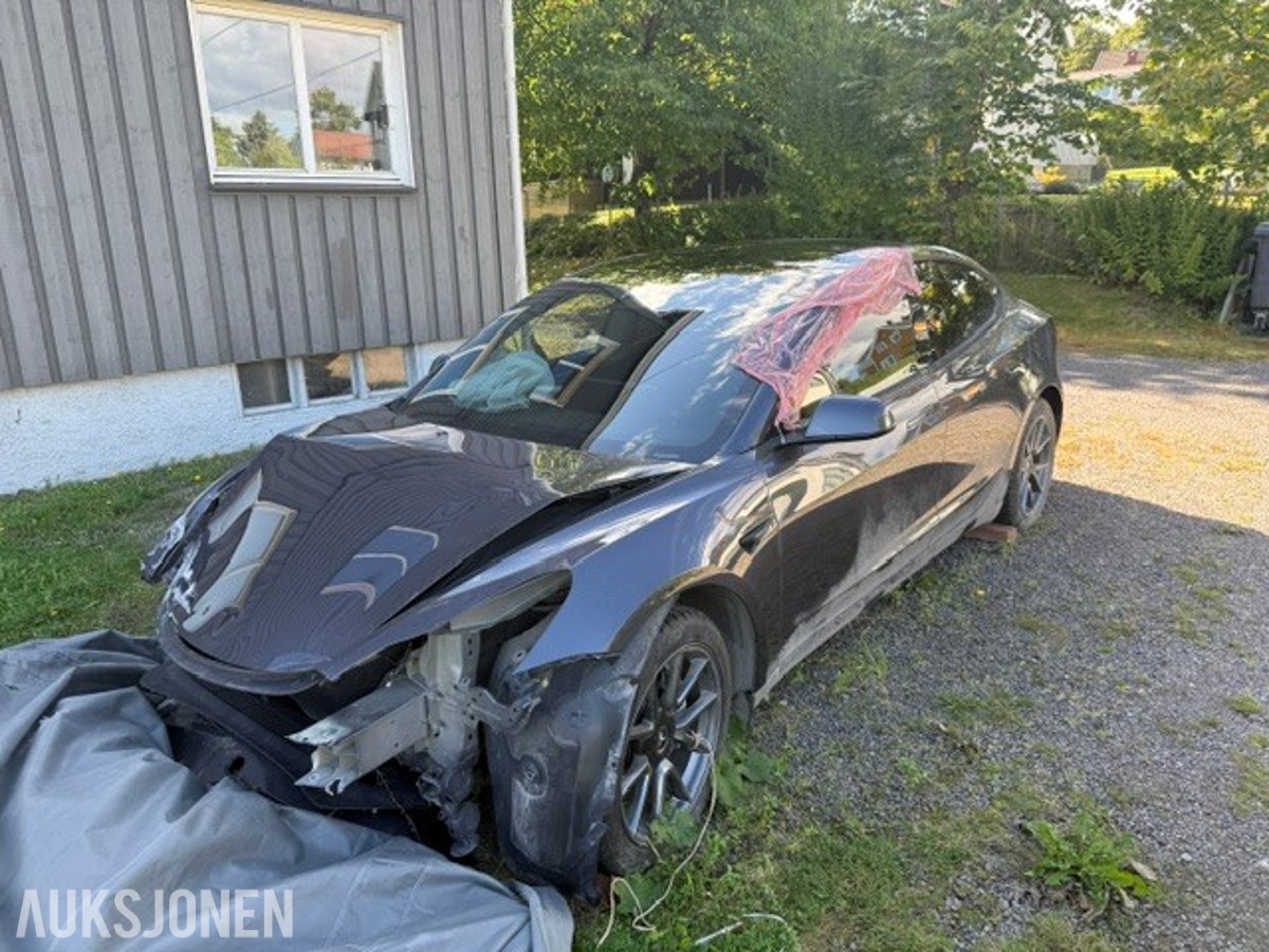 2021 Tesla Model 3 Standard Range Plus RWD Kollisjonsskadet