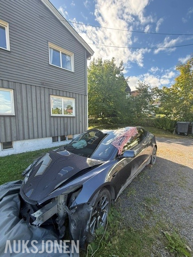 2021 Tesla Model 3 Standard Range Plus RWD Kollisjonsskadet