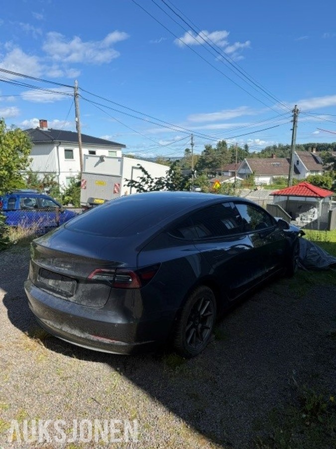 2021 Tesla Model 3 Standard Range Plus RWD Kollisjonsskadet