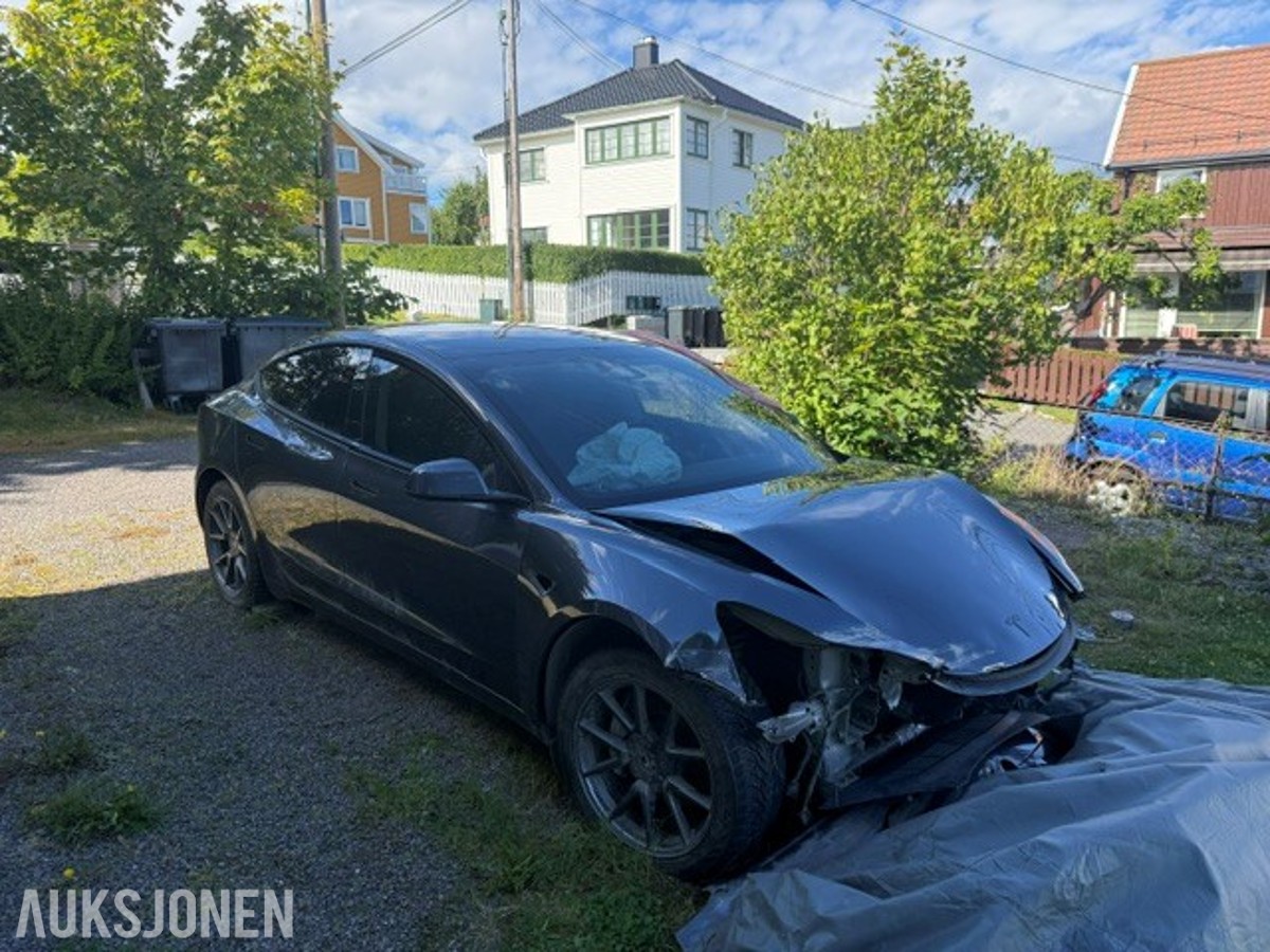 2021 Tesla Model 3 Standard Range Plus RWD Kollisjonsskadet