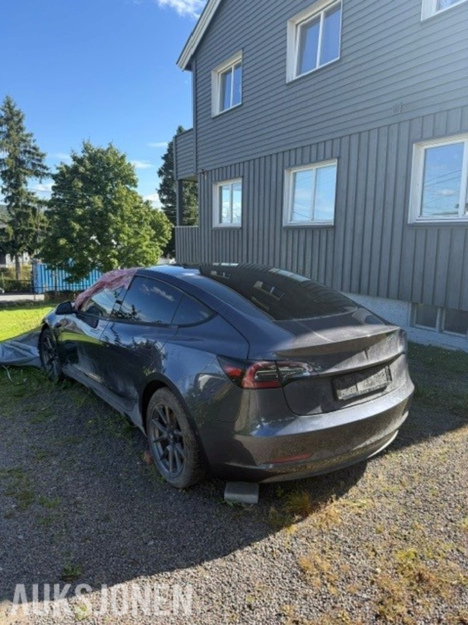 2021 Tesla Model 3 Standard Range Plus RWD Kollisjonsskadet