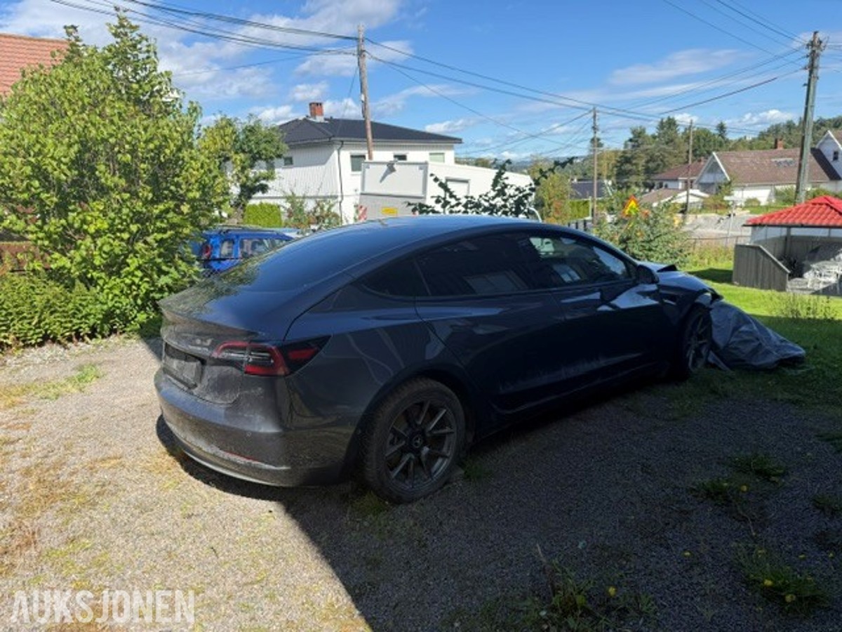 2021 Tesla Model 3 Standard Range Plus RWD Kollisjonsskadet