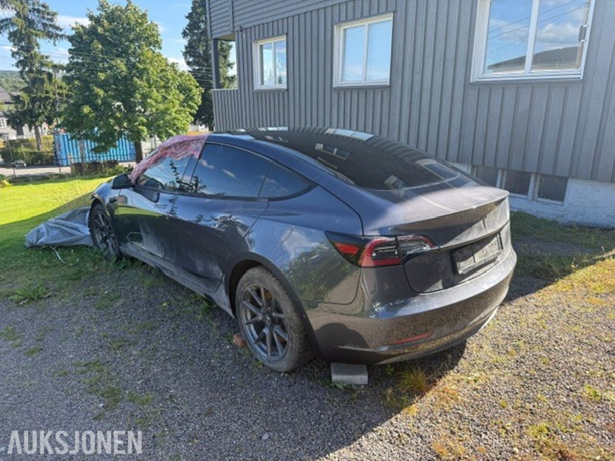 2021 Tesla Model 3 Standard Range Plus RWD Kollisjonsskadet