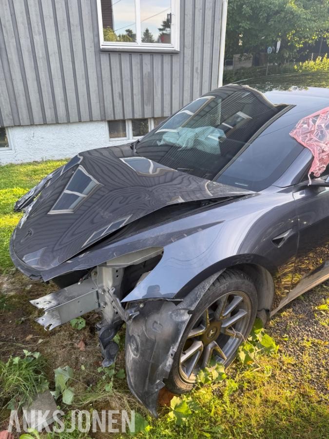 2021 Tesla Model 3 Standard Range Plus RWD Kollisjonsskadet