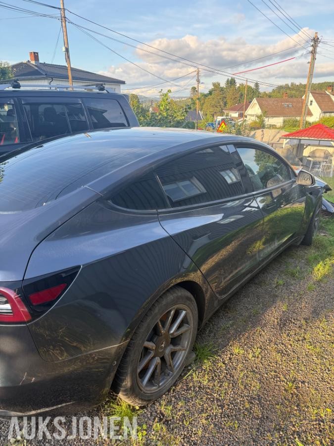 2021 Tesla Model 3 Standard Range Plus RWD Kollisjonsskadet