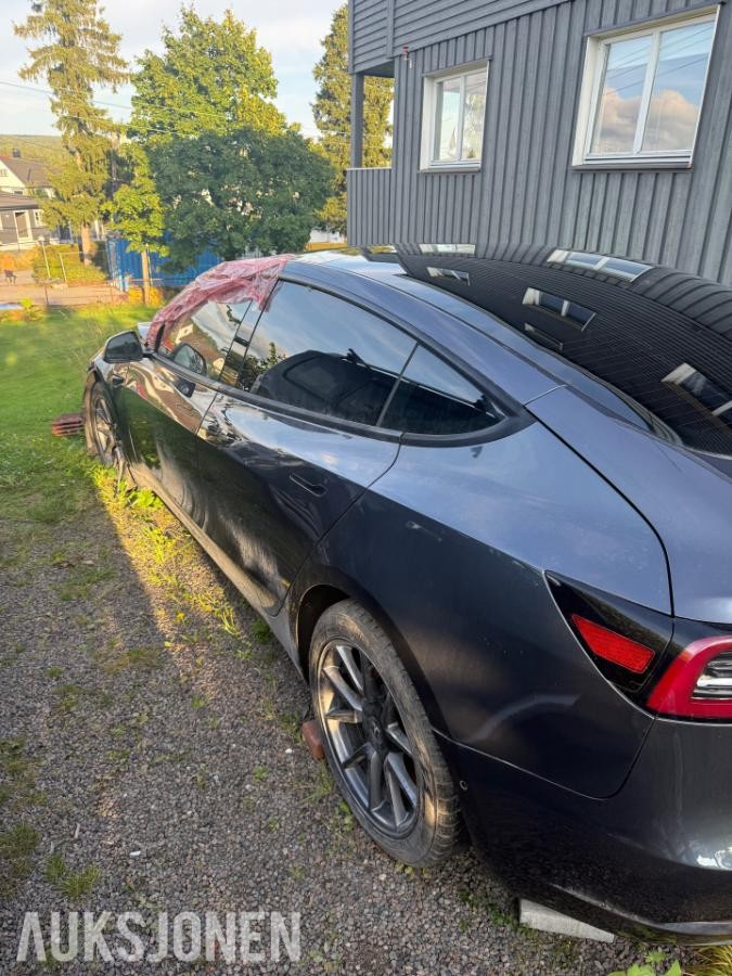 2021 Tesla Model 3 Standard Range Plus RWD Kollisjonsskadet