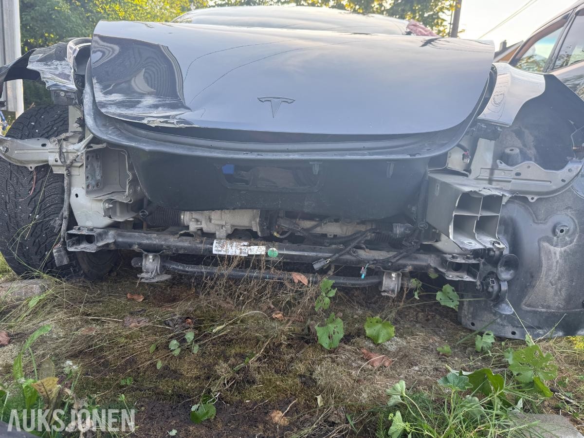 2021 Tesla Model 3 Standard Range Plus RWD Kollisjonsskadet