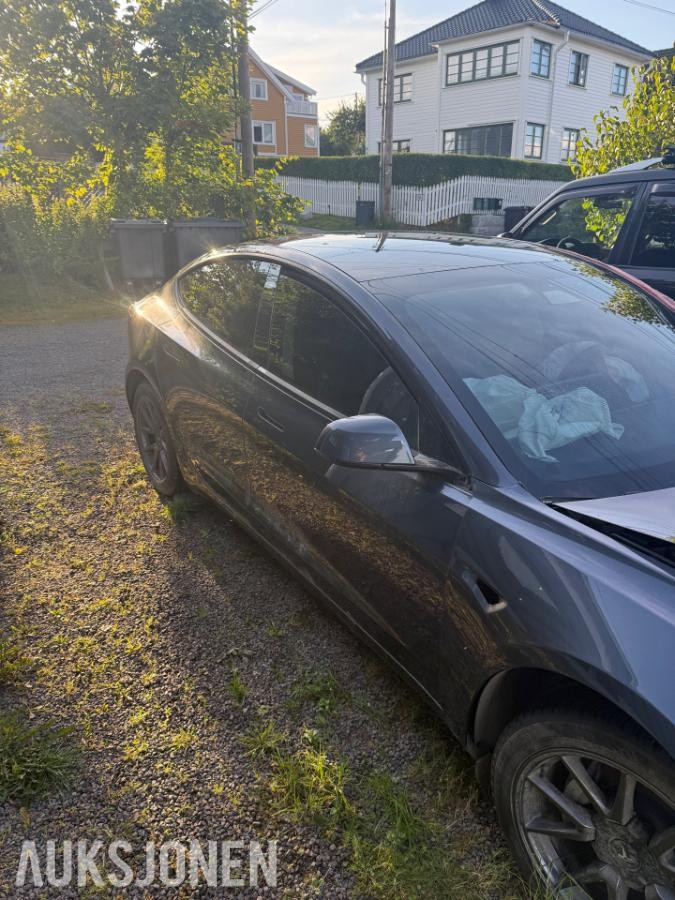 2021 Tesla Model 3 Standard Range Plus RWD Kollisjonsskadet