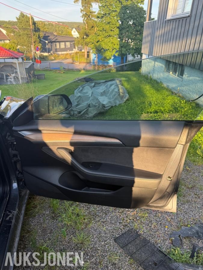 2021 Tesla Model 3 Standard Range Plus RWD Kollisjonsskadet