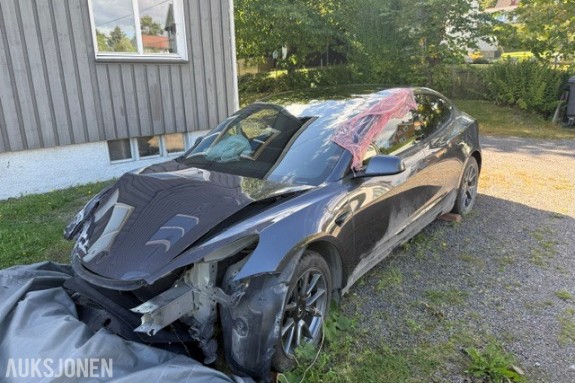 2021 Tesla Model 3 Standard Range Plus RWD Kollisjonsskadet