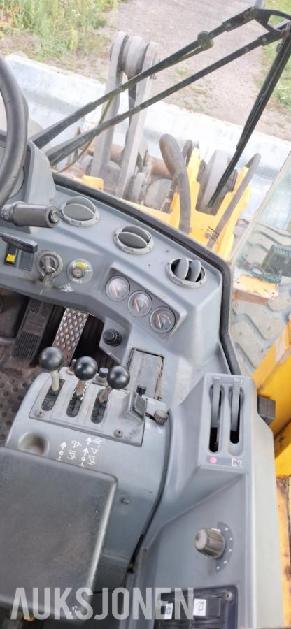 1999 Volvo L70C Hjullaster med skuffe, 11500kg - MVA FRI
