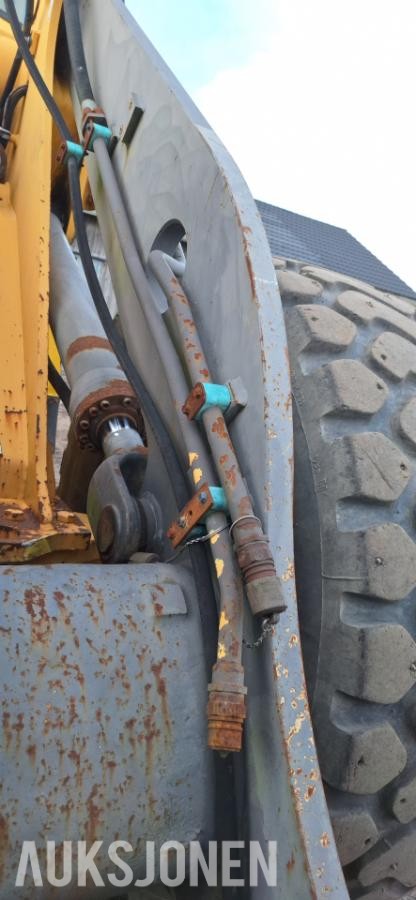 1999 Volvo L70C Hjullaster med skuffe, 11500kg - MVA FRI