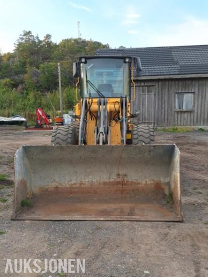 1999 Volvo L70C Hjullaster med skuffe, 11500kg - MVA FRI