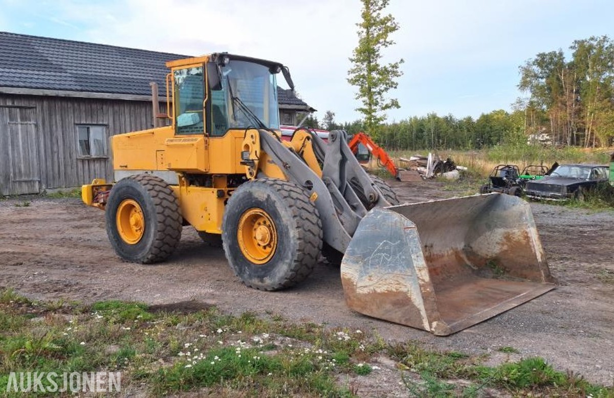 1999 Volvo L70C Hjullaster med skuffe, 11500kg - MVA FRI