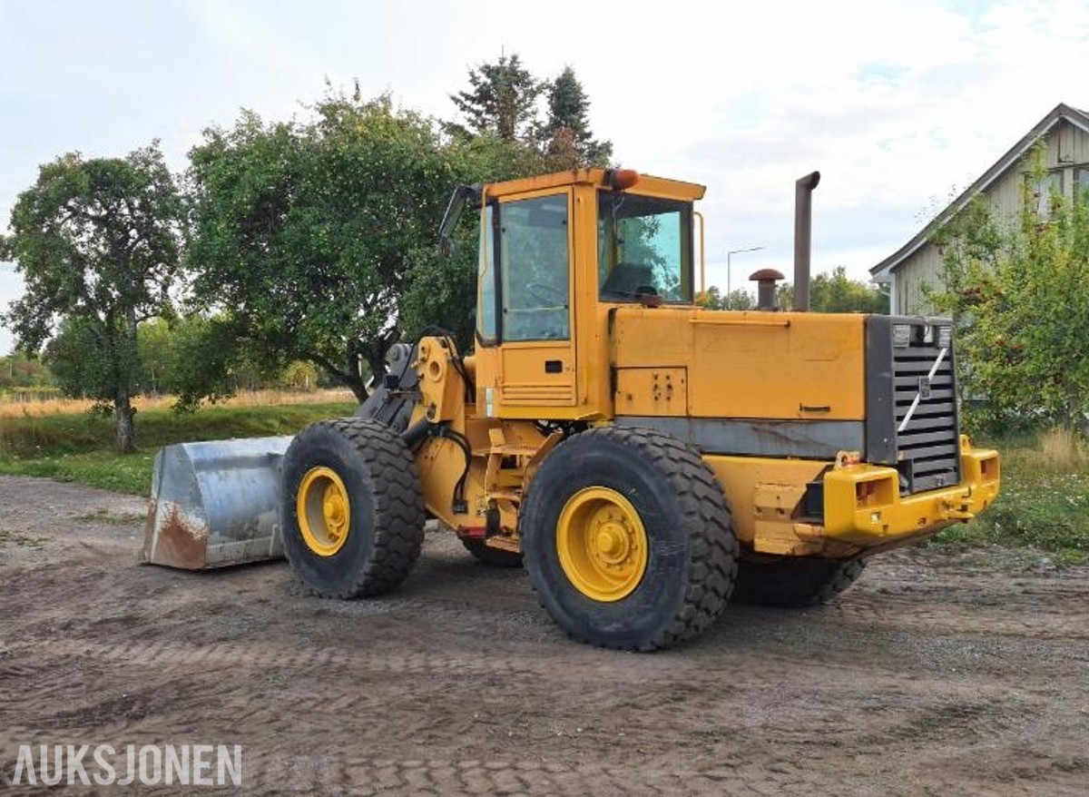 1999 Volvo L70C Hjullaster med skuffe, 11500kg - MVA FRI